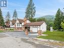 1731 Barrett  Drive, Fruitvale, BC  - Outdoor With Facade 