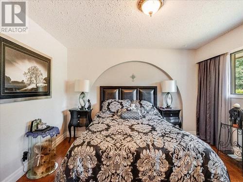 1731 Barrett  Drive, Fruitvale, BC - Indoor Photo Showing Bedroom