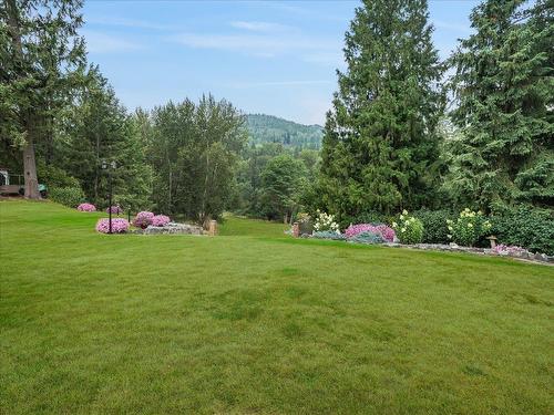 1731 Barrett Drive, Fruitvale, BC - Outdoor