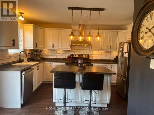 14 Snowy Owl Crescent, Barrie (Little Lake), ON - Indoor Photo Showing Kitchen With Stainless Steel Kitchen With Upgraded Kitchen