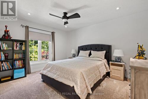 1071 Rockcliffe Court, Oakville (Glen Abbey), ON - Indoor Photo Showing Bedroom