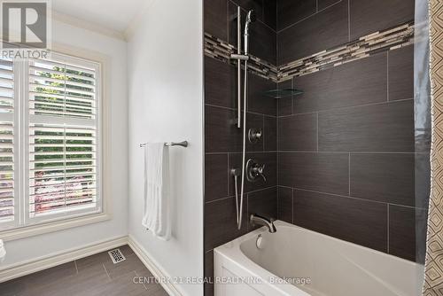 1071 Rockcliffe Court, Oakville (Glen Abbey), ON - Indoor Photo Showing Bathroom