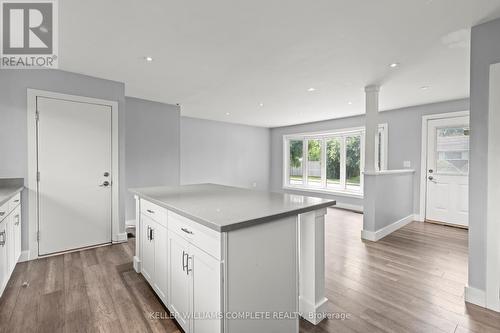 54 Coral Drive, Hamilton (Lawfield), ON - Indoor Photo Showing Kitchen