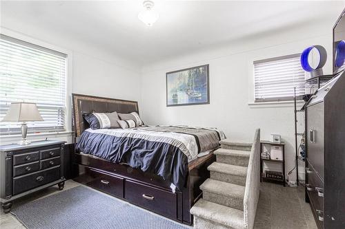 233 Coronation Avenue, Hamilton, ON - Indoor Photo Showing Bedroom