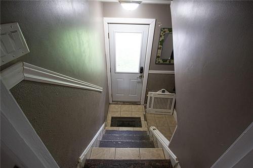 233 Coronation Avenue, Hamilton, ON - Indoor Photo Showing Other Room