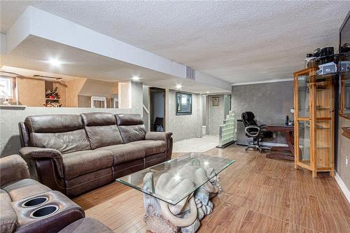 233 Coronation Avenue, Hamilton, ON - Indoor Photo Showing Other Room