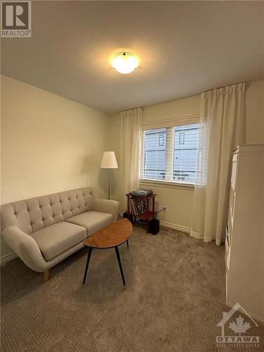 229C Shinny Avenue, Ottawa, ON - Indoor Photo Showing Living Room