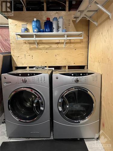 229C Shinny Avenue, Ottawa, ON - Indoor Photo Showing Laundry Room