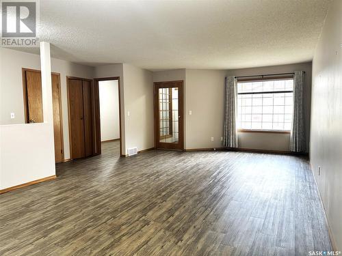 1007 6Th Avenue, Humboldt, SK - Indoor