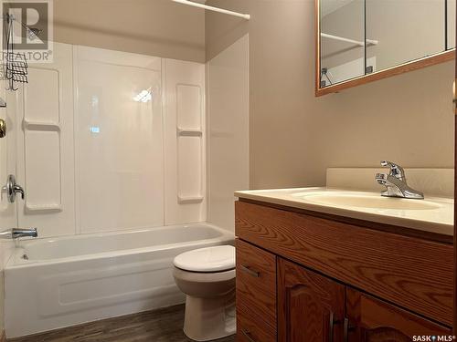 1007 6Th Avenue, Humboldt, SK - Indoor Photo Showing Bathroom