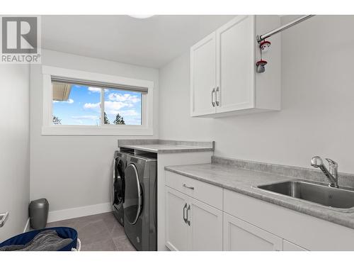 3026 Riesling Place, West Kelowna, BC - Indoor Photo Showing Laundry Room