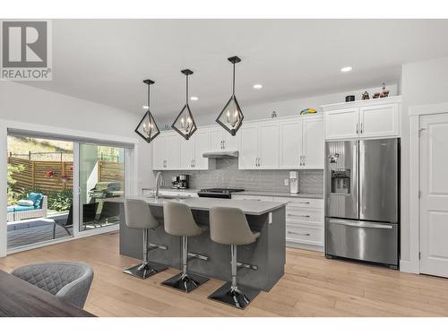 3026 Riesling Place, West Kelowna, BC - Indoor Photo Showing Kitchen With Stainless Steel Kitchen With Upgraded Kitchen