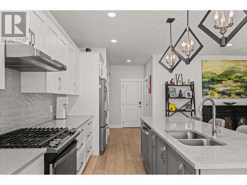 3026 Riesling Place, West Kelowna, BC - Indoor Photo Showing Kitchen With Double Sink With Upgraded Kitchen