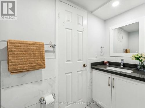 5 New Forest Square, Toronto (Steeles), ON - Indoor Photo Showing Bathroom