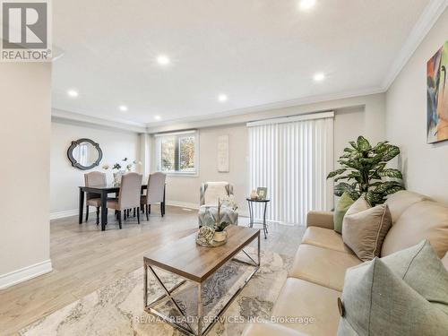 5 New Forest Square, Toronto (Steeles), ON - Indoor Photo Showing Living Room