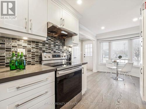 5 New Forest Square, Toronto (Steeles), ON - Indoor Photo Showing Kitchen