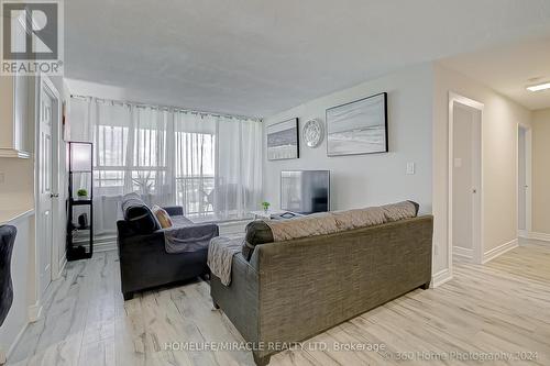 1404 - 100 Wingarden Court, Toronto (Malvern), ON - Indoor Photo Showing Living Room