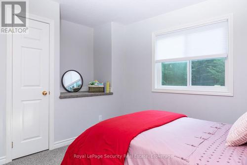 7458 5Th Line, Essa, ON - Indoor Photo Showing Bedroom