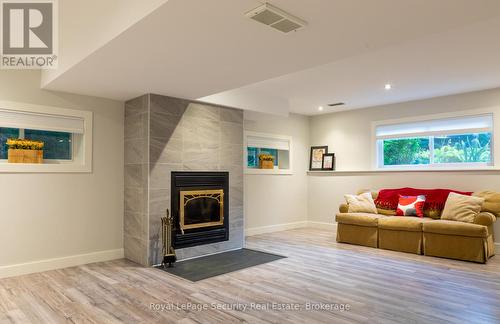 7458 5Th Line, Essa, ON - Indoor Photo Showing Living Room With Fireplace