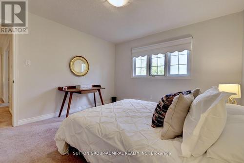 2556 Hammond Road, Mississauga, ON - Indoor Photo Showing Bedroom