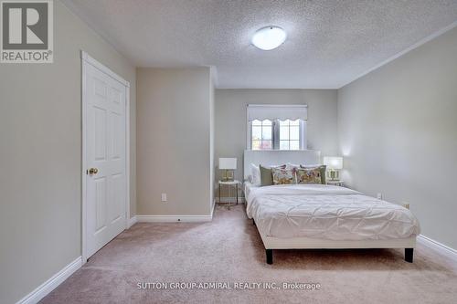 2556 Hammond Road, Mississauga, ON - Indoor Photo Showing Bedroom