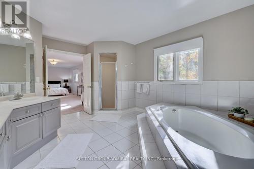 2556 Hammond Road, Mississauga, ON - Indoor Photo Showing Bathroom