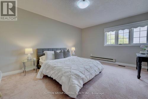 2556 Hammond Road, Mississauga, ON - Indoor Photo Showing Bedroom