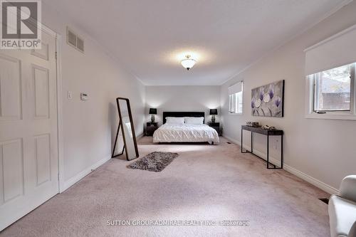 2556 Hammond Road, Mississauga, ON - Indoor Photo Showing Bedroom