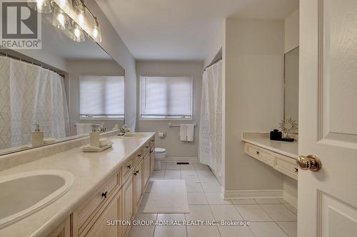 2556 Hammond Road, Mississauga, ON - Indoor Photo Showing Bathroom