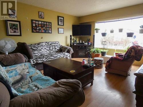 1881 May Street, Merritt, BC - Indoor Photo Showing Living Room