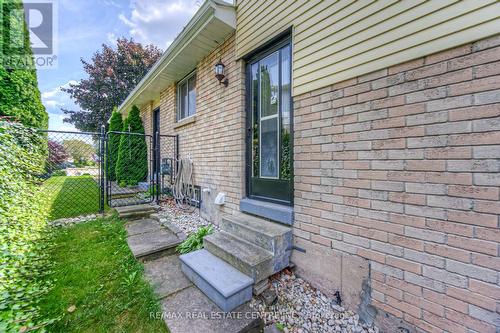 46 Vesper Court, Hamilton (Stoney Creek Mountain), ON - Outdoor With Exterior