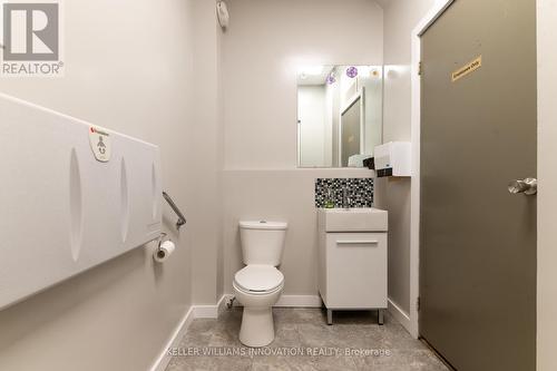 608 Upper James Street, Hamilton (Southam), ON - Indoor Photo Showing Bathroom