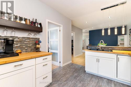 608 Upper James Street, Hamilton (Southam), ON - Indoor Photo Showing Kitchen