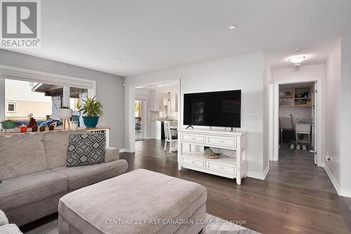 1 Russet Lane, St. Thomas, ON - Indoor Photo Showing Living Room