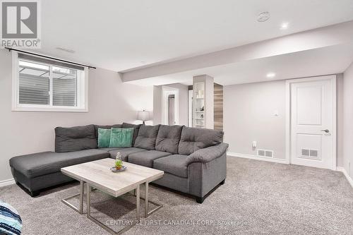 1 Russet Lane, St. Thomas, ON - Indoor Photo Showing Living Room