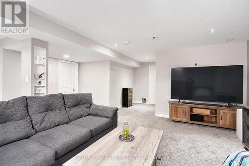 1 Russet Lane, St. Thomas, ON - Indoor Photo Showing Living Room