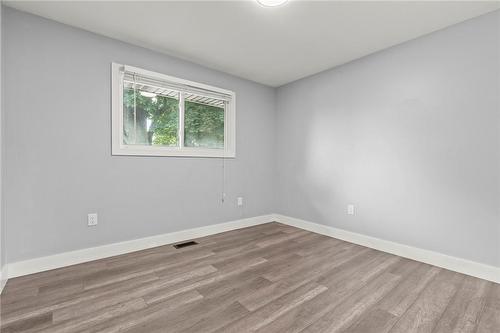 54 Coral Drive, Hamilton, ON - Indoor Photo Showing Other Room