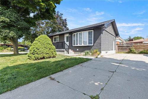 54 Coral Drive, Hamilton, ON - Outdoor