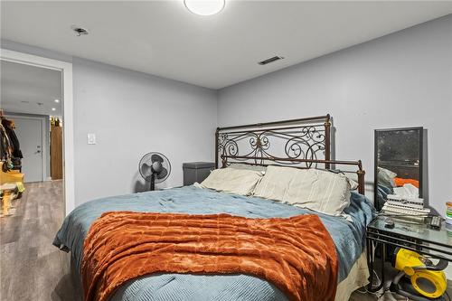 54 Coral Drive, Hamilton, ON - Indoor Photo Showing Bedroom