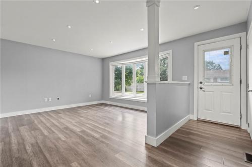 54 Coral Drive, Hamilton, ON - Indoor Photo Showing Other Room