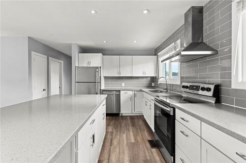 54 Coral Drive, Hamilton, ON - Indoor Photo Showing Kitchen With Stainless Steel Kitchen