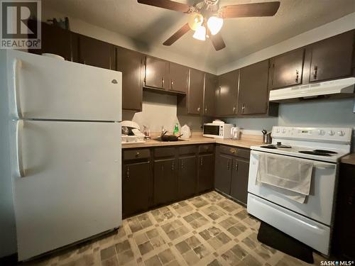 2221 Robinson Street, Regina, SK - Indoor Photo Showing Kitchen