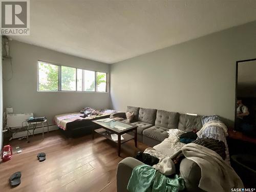 2221 Robinson Street, Regina, SK - Indoor Photo Showing Living Room