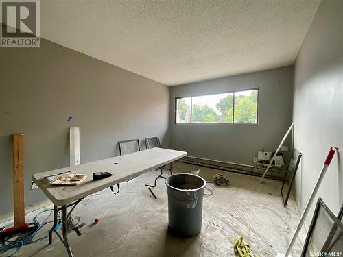 2221 Robinson Street, Regina, SK - Indoor