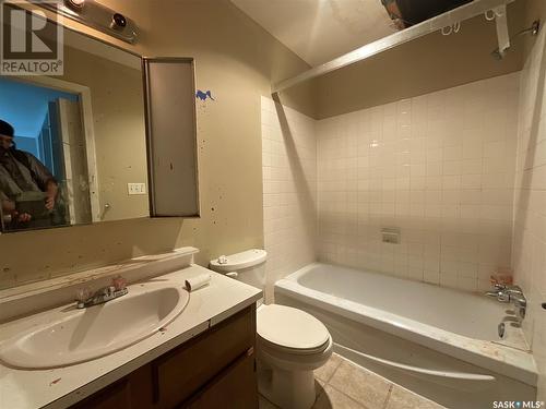 2221 Robinson Street, Regina, SK - Indoor Photo Showing Bathroom