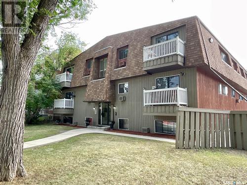 2221 Robinson Street, Regina, SK - Outdoor With Exterior