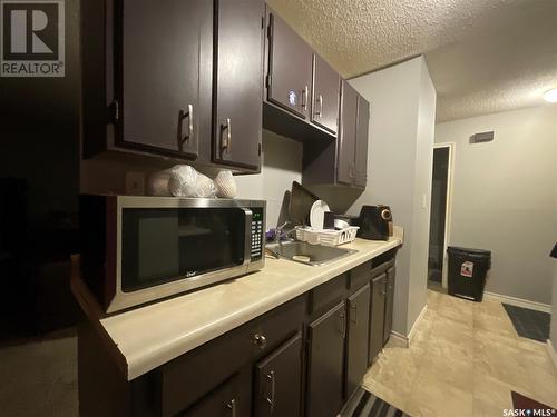 2221 Robinson Street, Regina, SK - Indoor Photo Showing Kitchen