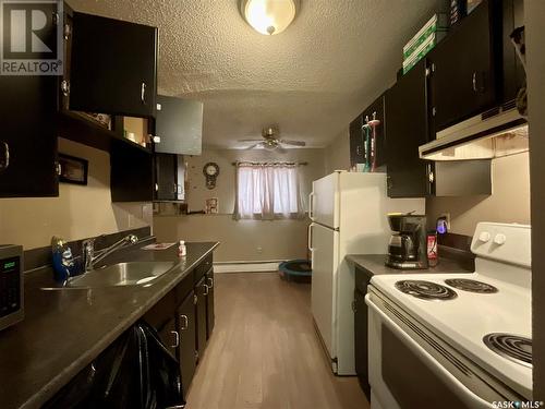 2221 Robinson Street, Regina, SK - Indoor Photo Showing Kitchen