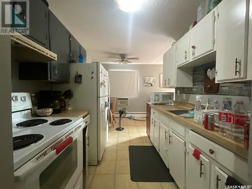 2221 Robinson Street, Regina, SK - Indoor Photo Showing Kitchen