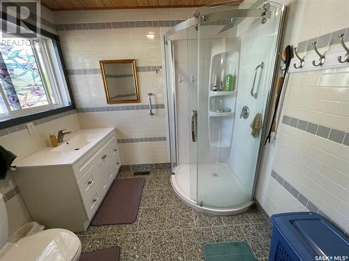 505 2Nd Avenue N, Loon Lake, SK - Indoor Photo Showing Bathroom